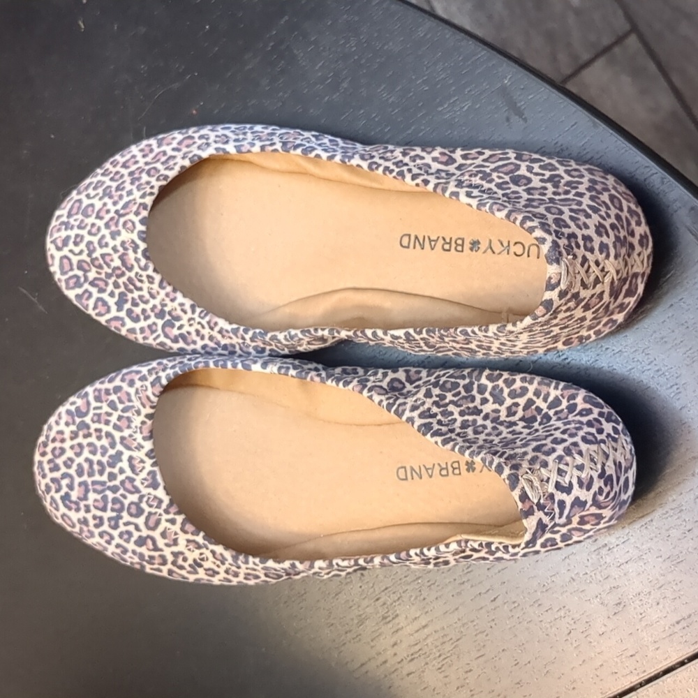 Lucky women's 8 leopard print flats